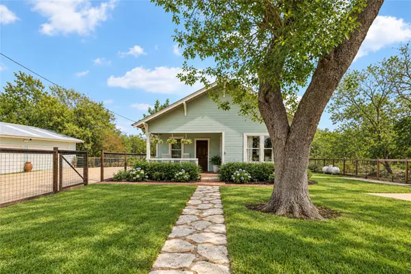 372 Old Lockhart Rd, Lockhart, TX 78644