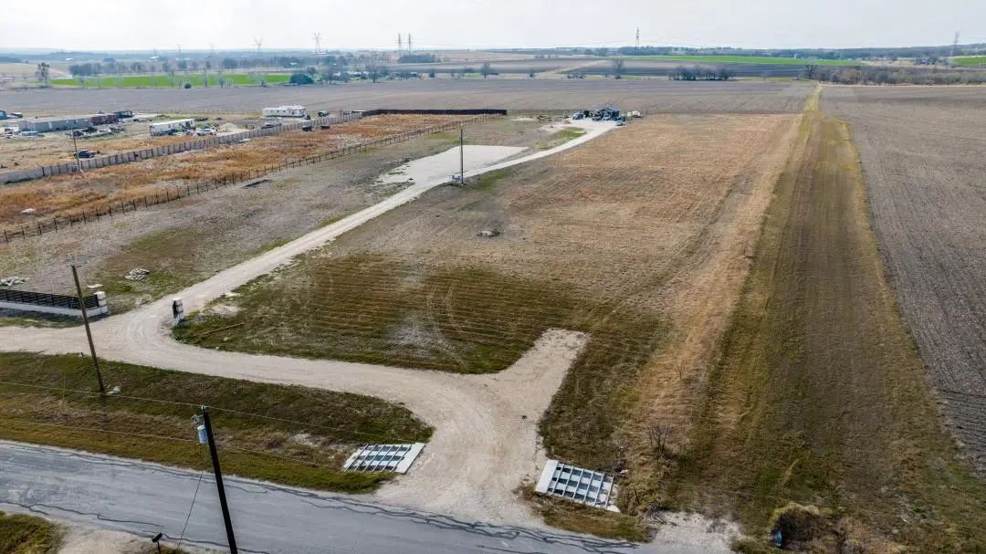 709 County Road 333, Granger, TX 76530 - Image #1