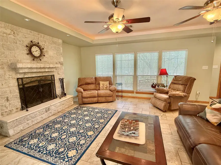 670 Woodland Dr, Driftwood, TX 78619 - #2