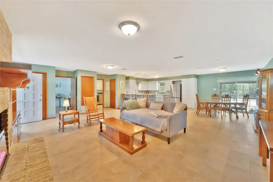 132 Tomahawk Trl, Seguin, TX 78155 - #3