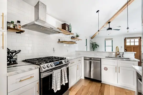 1911 College Row, Austin, TX 78702
