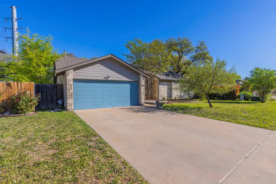 2402 Susan Ln, Leander, TX 78641 - #2