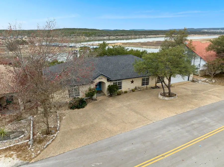 21629 High Dr, Lago Vista, TX 78645 - Image #2