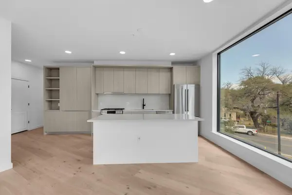 2209 S 1st St #205, Austin, TX 78704