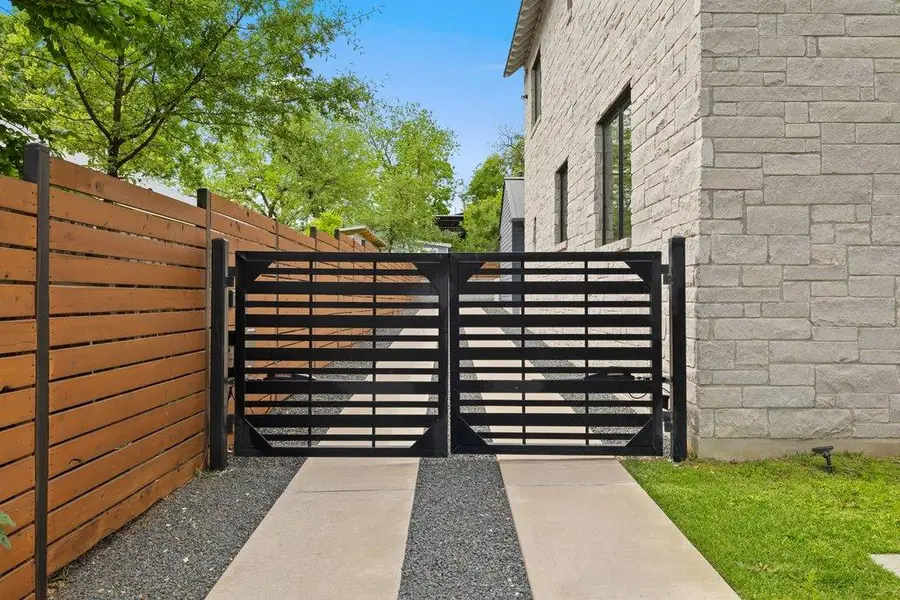 2116 Clifton St, Austin, TX 78704 - #3