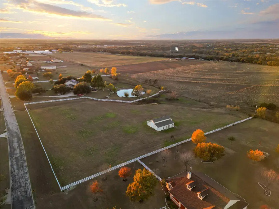 233 Courtnees Way, Georgetown, TX 78626 - Image #2