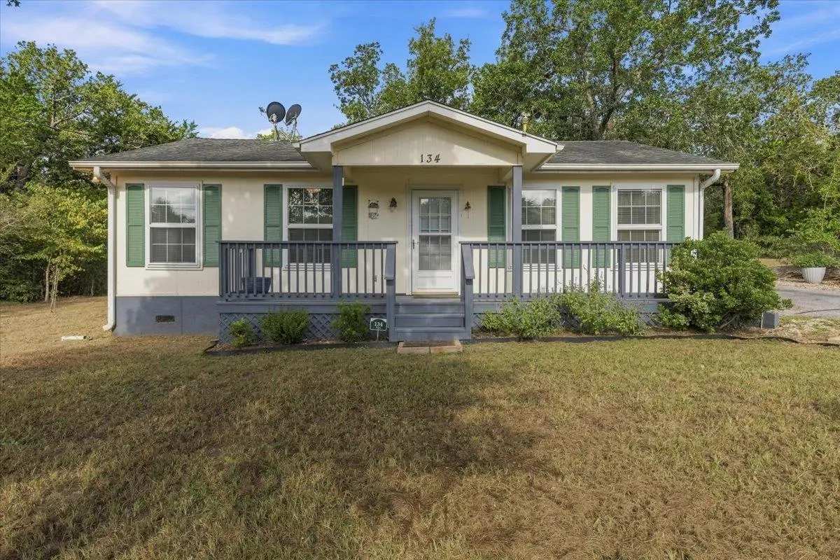 134 Tejas St, Smithville, TX 78957 - #1