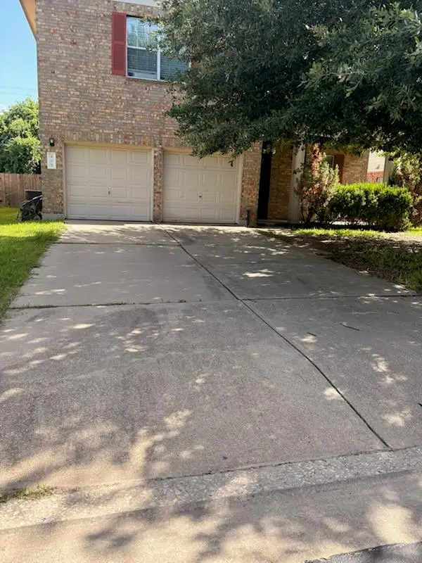 408 Mossy Rock Dr, Hutto, TX 78634 - #1