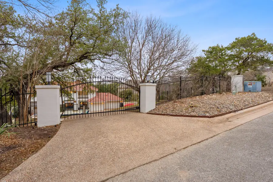 4019 Love Bird Ln, Austin, TX 78730 - Image #2