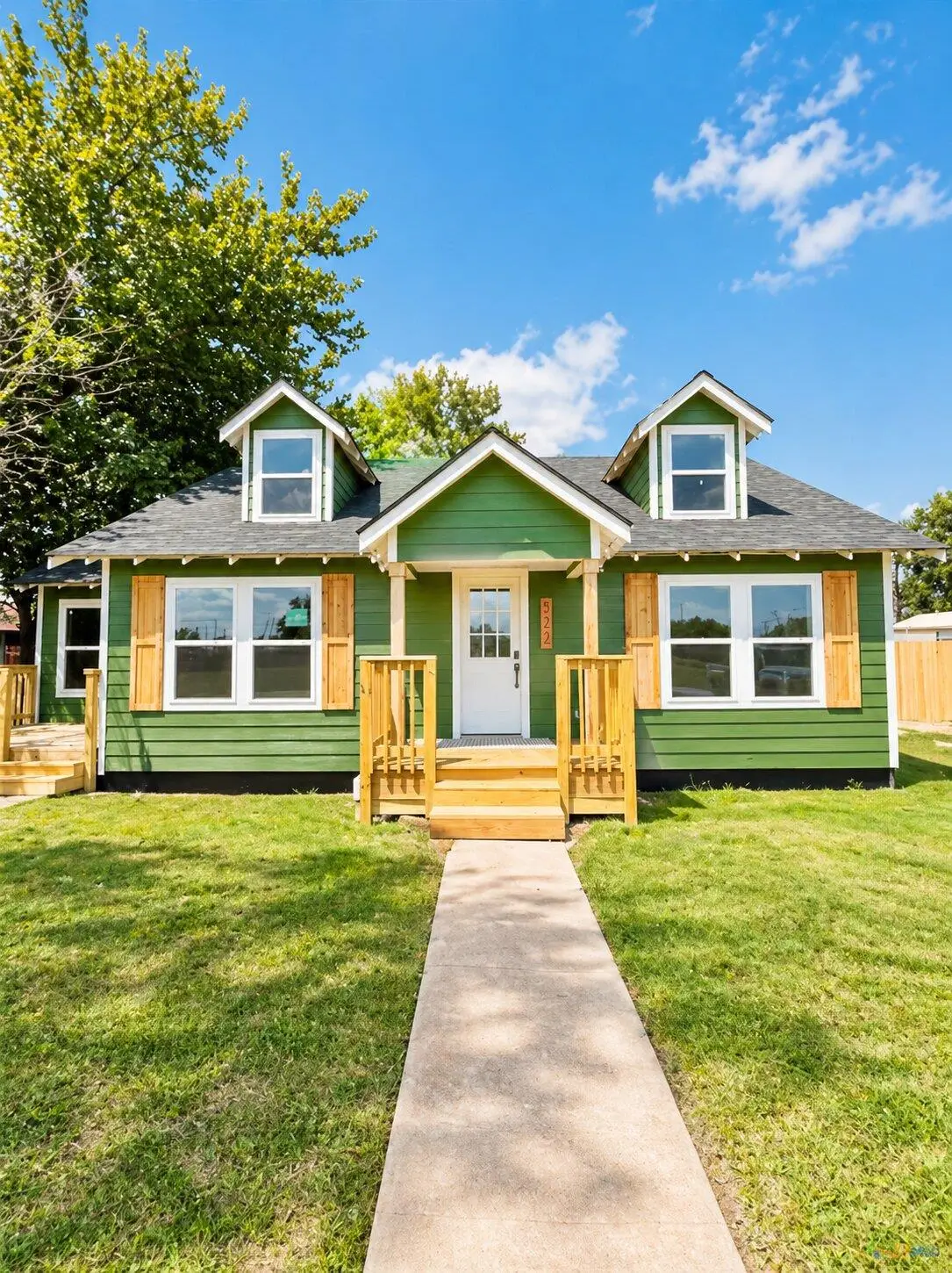 223 NW Front St, Bartlett, TX 76511 - #1