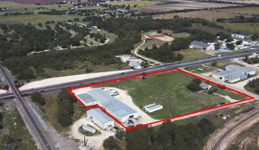 101 NE 01st St, McGregor, TX 76657 - Image #2