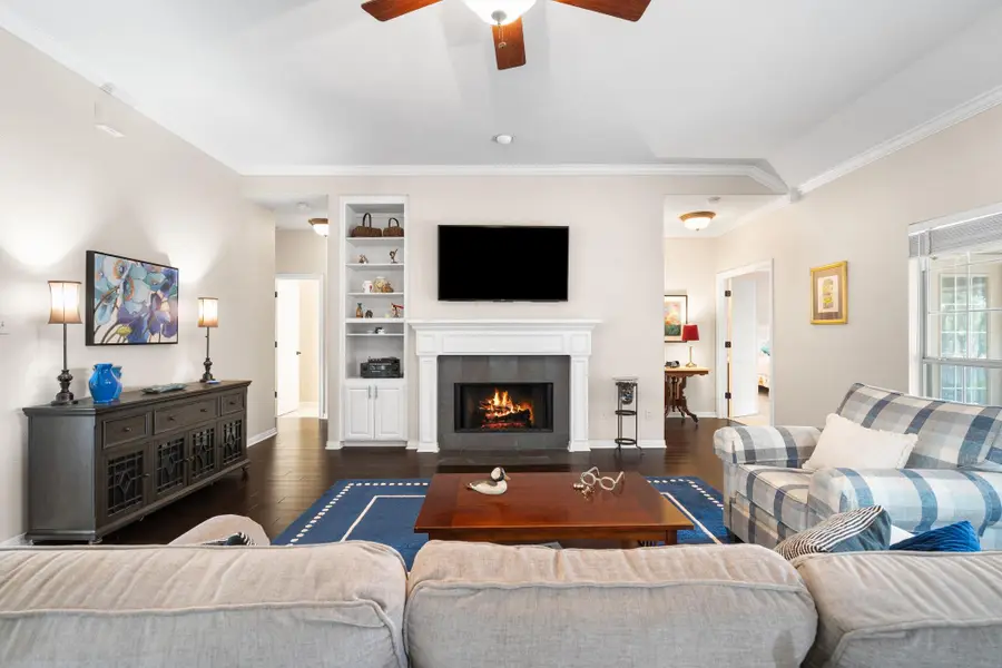 305 Riverview Dr, Georgetown, TX 78628 - #2