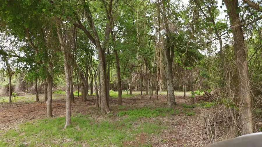 430 Riverside Dr, Bastrop, TX 78602 - #2