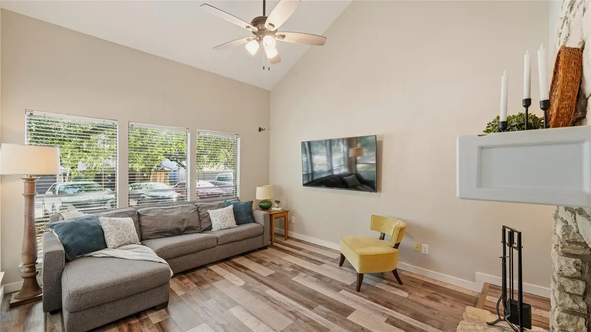 32 Cypress Pt, Wimberley, TX 78676 - #1