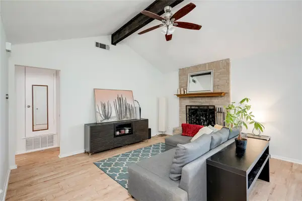 2004 Abbey Cir, Austin, TX 78727