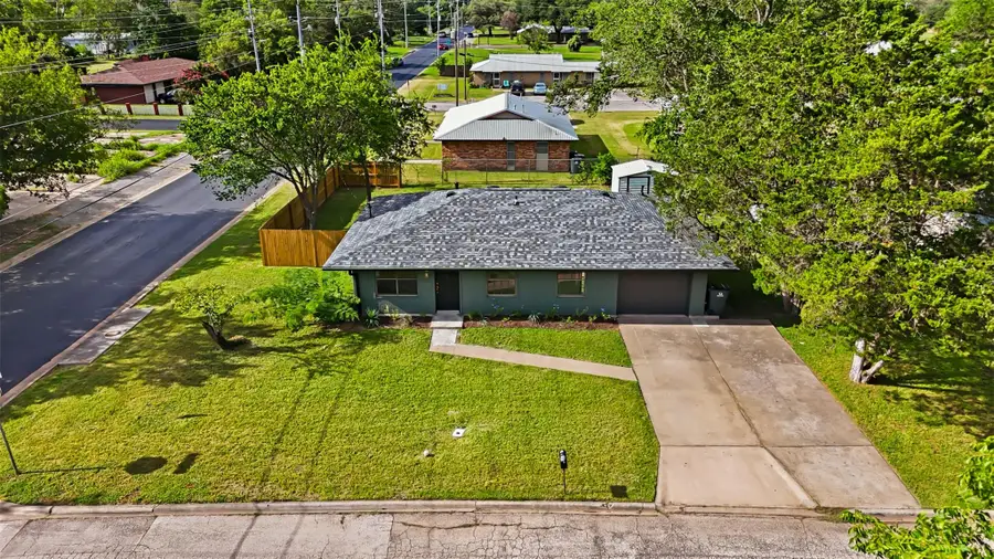 609 Magnolia St, Bastrop, TX 78602 - #3