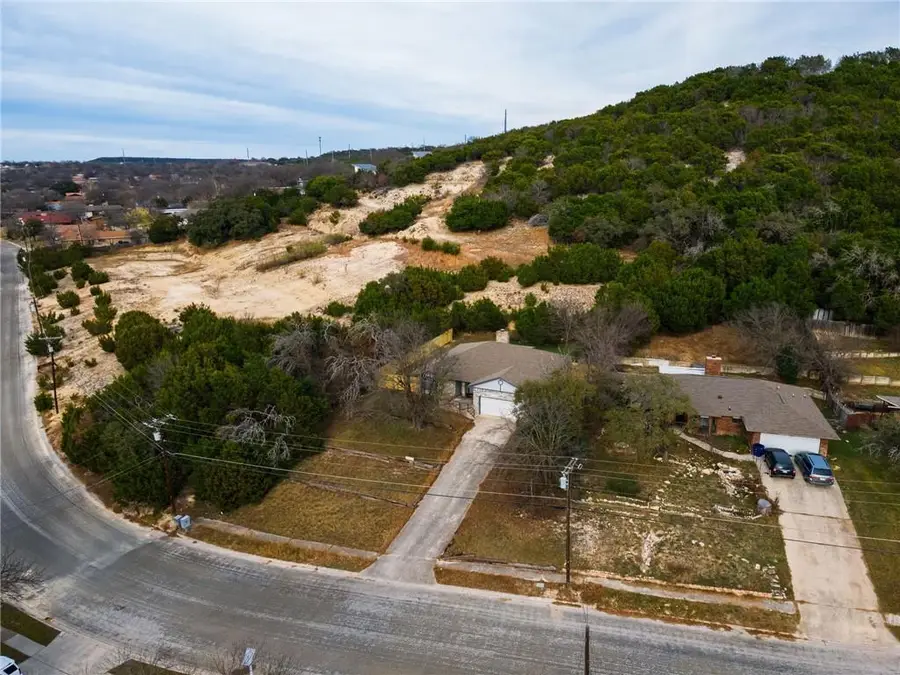 2211 Phyllis Dr, Copperas Cove, TX 76522 - Image #2