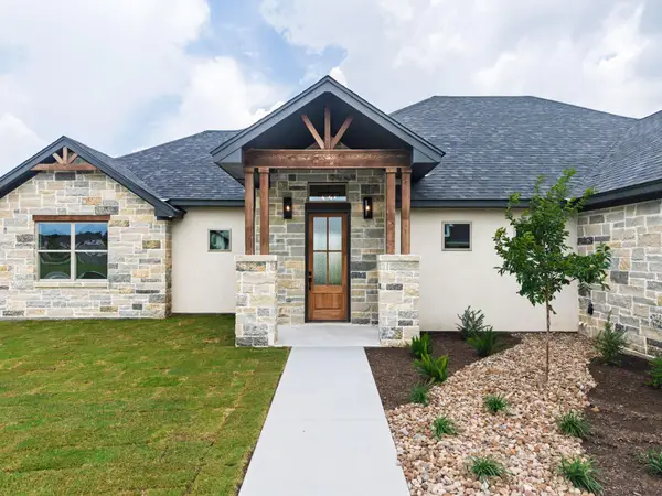 11043 Eagle Walk Blvd, Salado, TX 76571