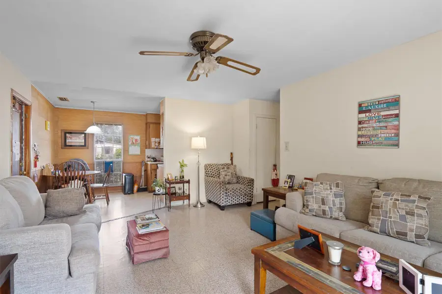 201 Cinderella Dr, Austin, TX 78752 - #3