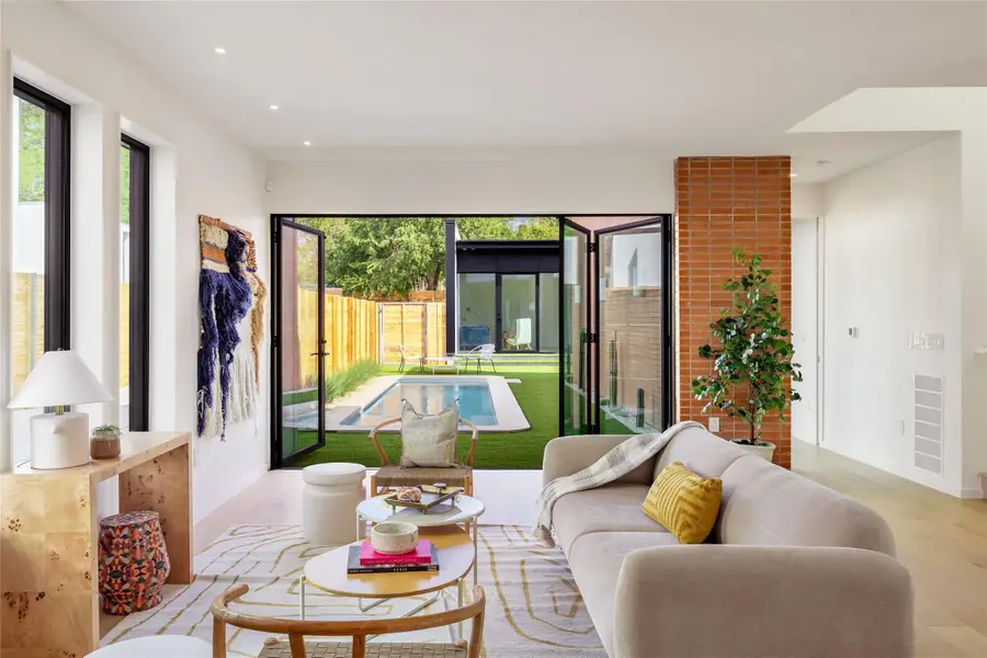 2112 Lawnmont Ave, Austin, TX 78756 - Image #2