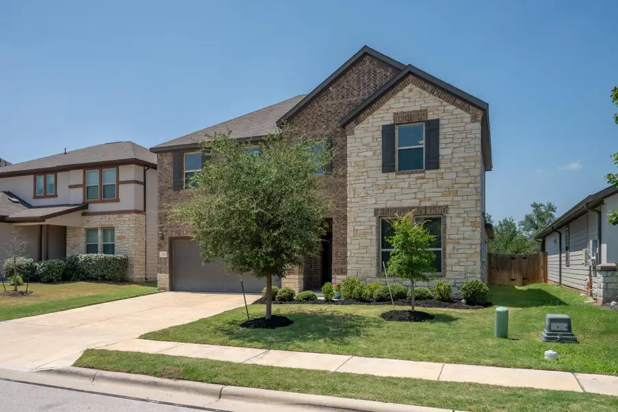 621 Limestone Rd, Liberty Hill, TX 78642 - #2