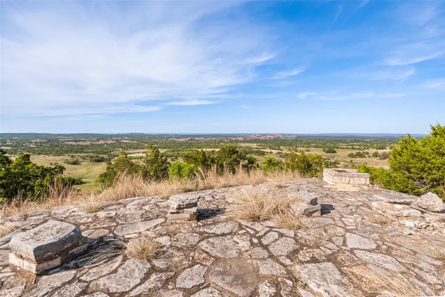 743 Welgehausen Rd, Fredericksburg, TX 78624 - #2