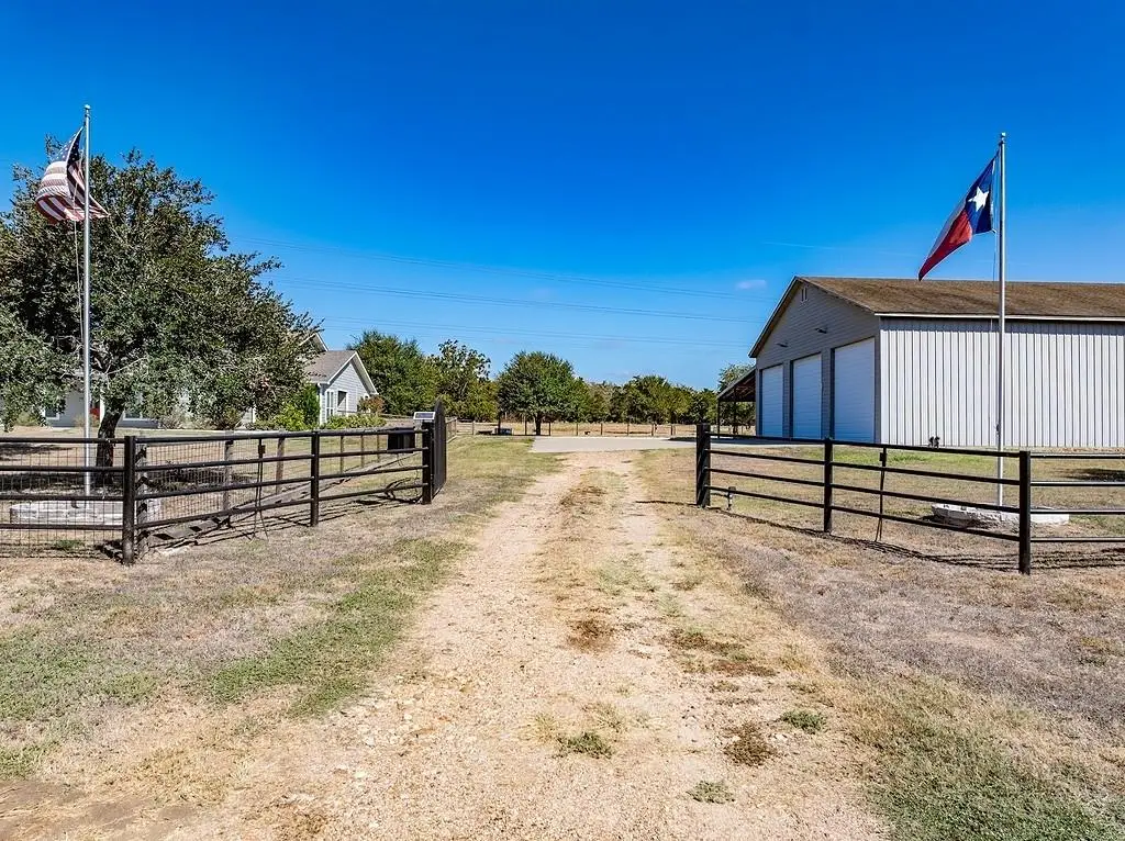 10411 Farm To Market Road 1383 Rd, La Grange, TX 78945 - Image #1