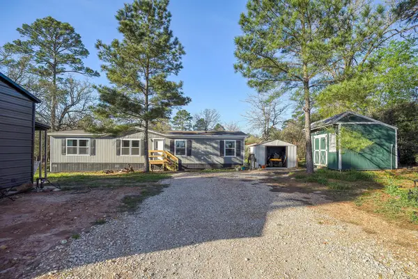 235 Pinehill Dr, Bastrop, TX 78602
