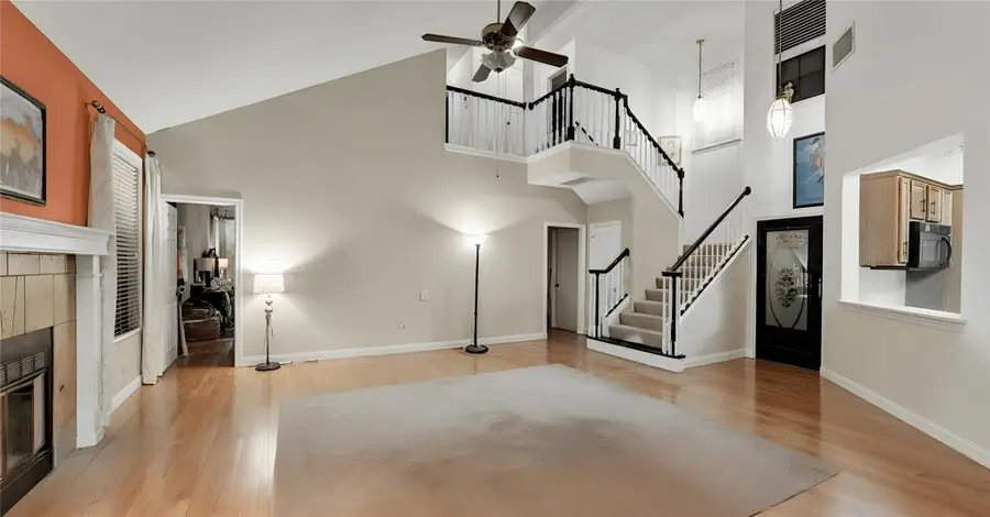 9111 Hazelhurst Dr, Austin, TX 78729 - #3