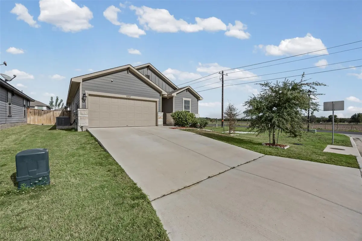100 Eagles Dare Ln, Jarrell, TX 76537 - #1