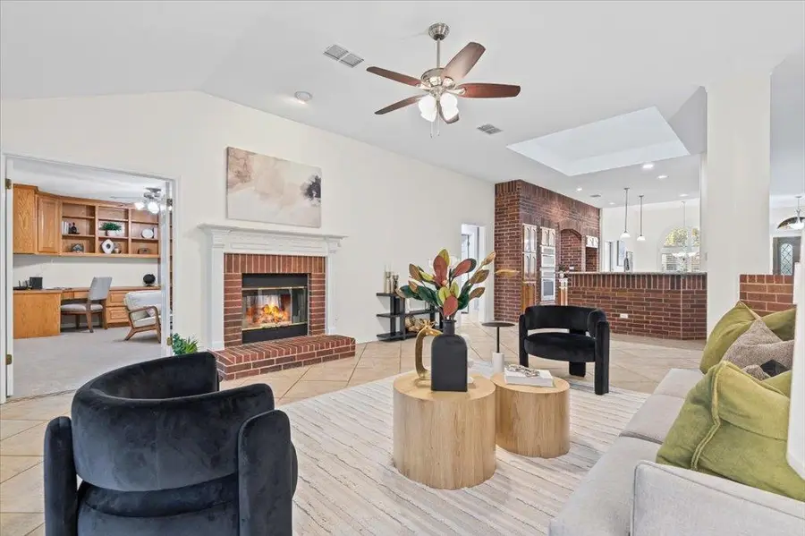 11713 Hobbiton Trl, Austin, TX 78739 - Image #2