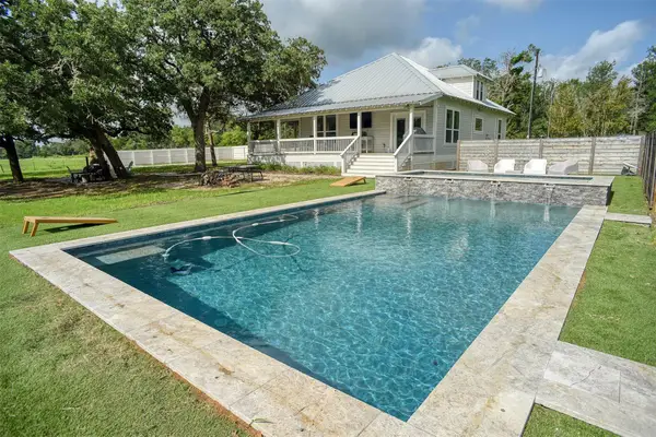 141 Grassyville Rd, Paige, TX 78659