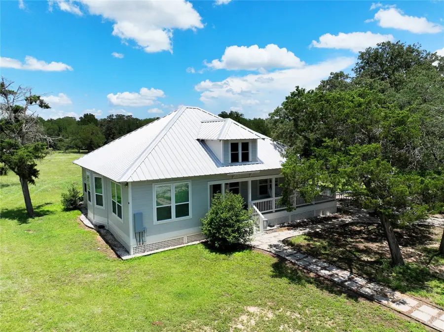 141 Grassyville Rd, Paige, TX 78659 - #2