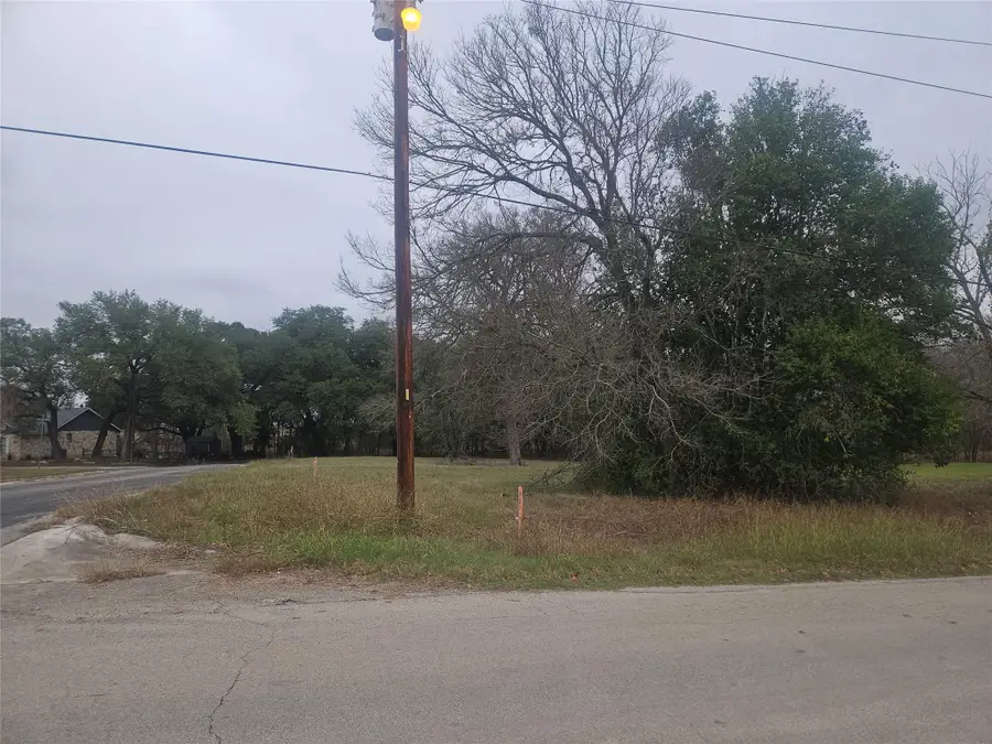 1500 Forest Ln, Lockhart, TX 78644 - Image #3
