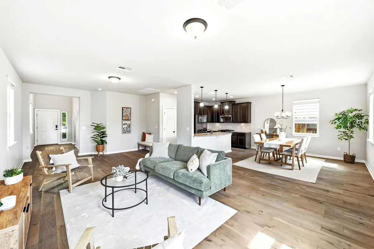 5305 Daimler Dr, Austin, TX 78744 - #1