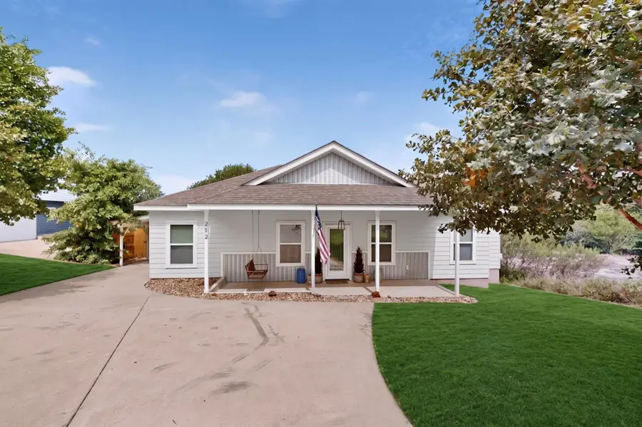212 Kipahulu Dr, Bastrop, TX 78602 - #2
