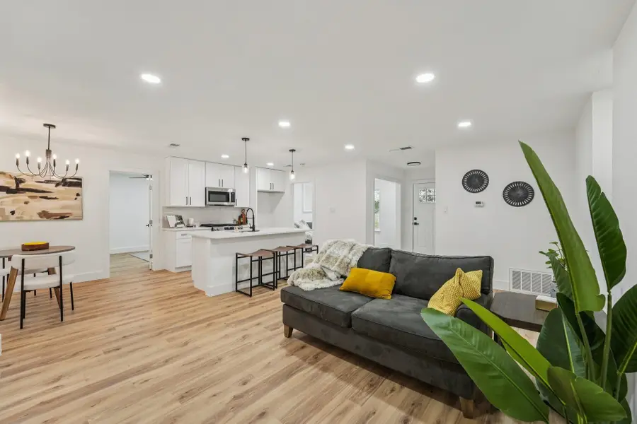 6014 London Dr, Austin, TX 78745 - Image #2