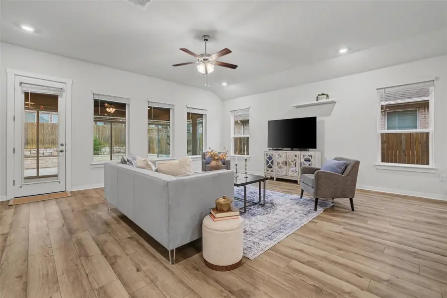 421 Abruzzi St, Leander, TX 78641 - #3