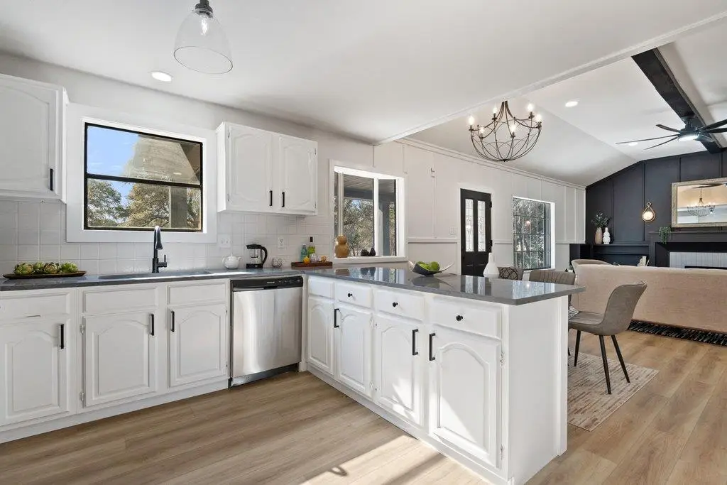 234 Woodcreek Dr, Wimberley, TX 78676 - #1