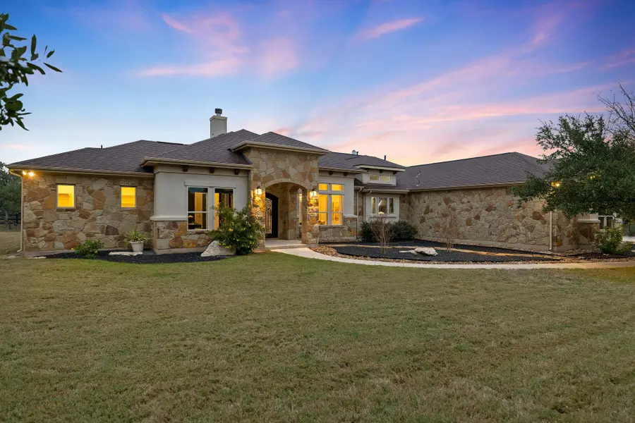 812 Jennings Branch Rd, Georgetown, TX 78633 - Image #2
