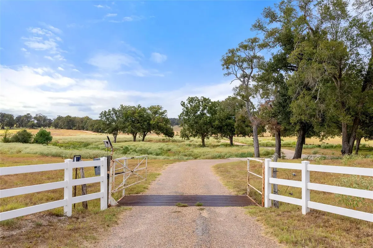 18000 Fm 112, Thrall, TX 76578 - #1