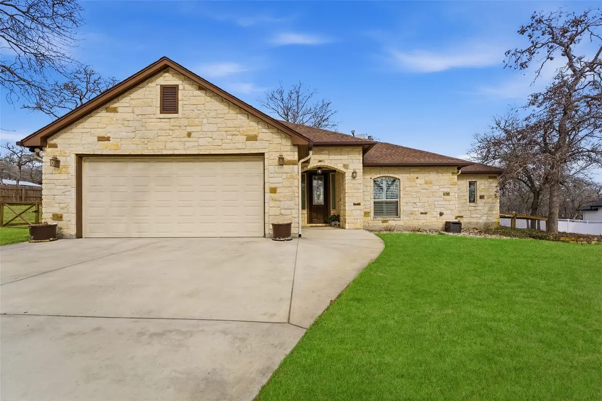 203 Champions Blvd, La Vernia, TX 78121 - #1