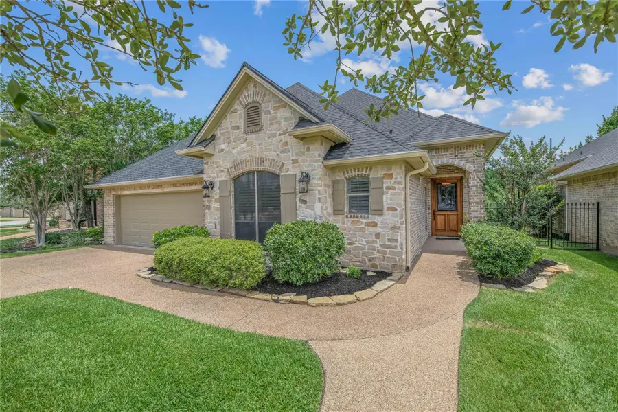 3914 Park Meadow Ln, Bryan, TX 77802 - #3