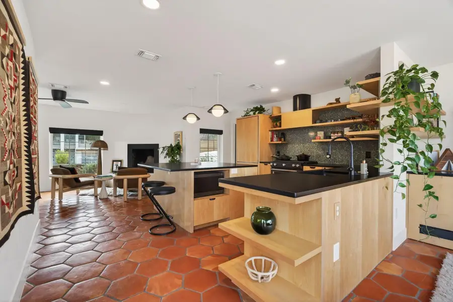 1712 Giles St, Austin, TX 78722 - Image #3