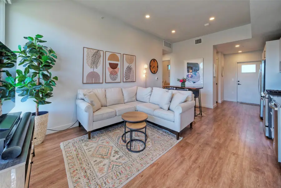 4004 Banister Ln #207, Austin, TX 78704 - Image #3