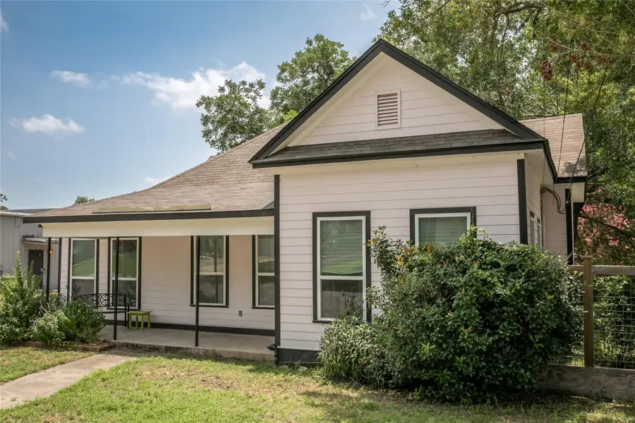 637 N Washington St, La Grange, TX 78945 - #2