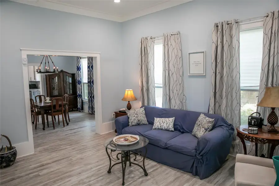 637 N Washington St, La Grange, TX 78945 - #3