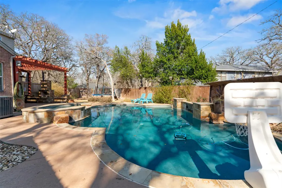 712 Enfield Dr, Rockdale, TX 76567 - #3
