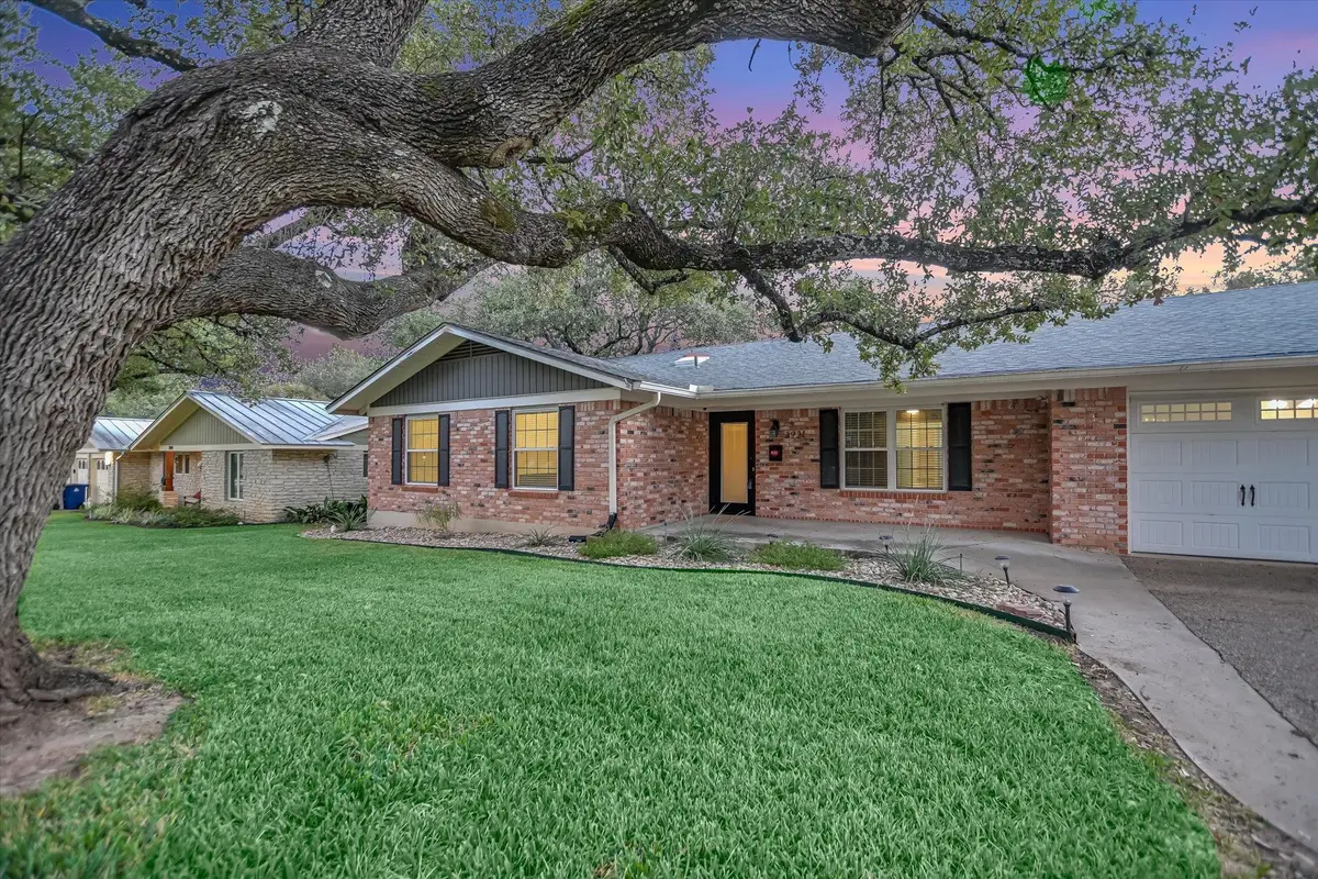 3921 Greystone Dr, Austin, TX 78731 - Image #1