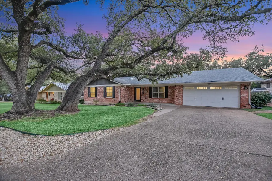 3921 Greystone Dr, Austin, TX 78731 - Image #2